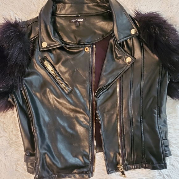 Black Vegan Leather Coat with Faux Fur Sleeves (Size M) - Picture 6 of 14